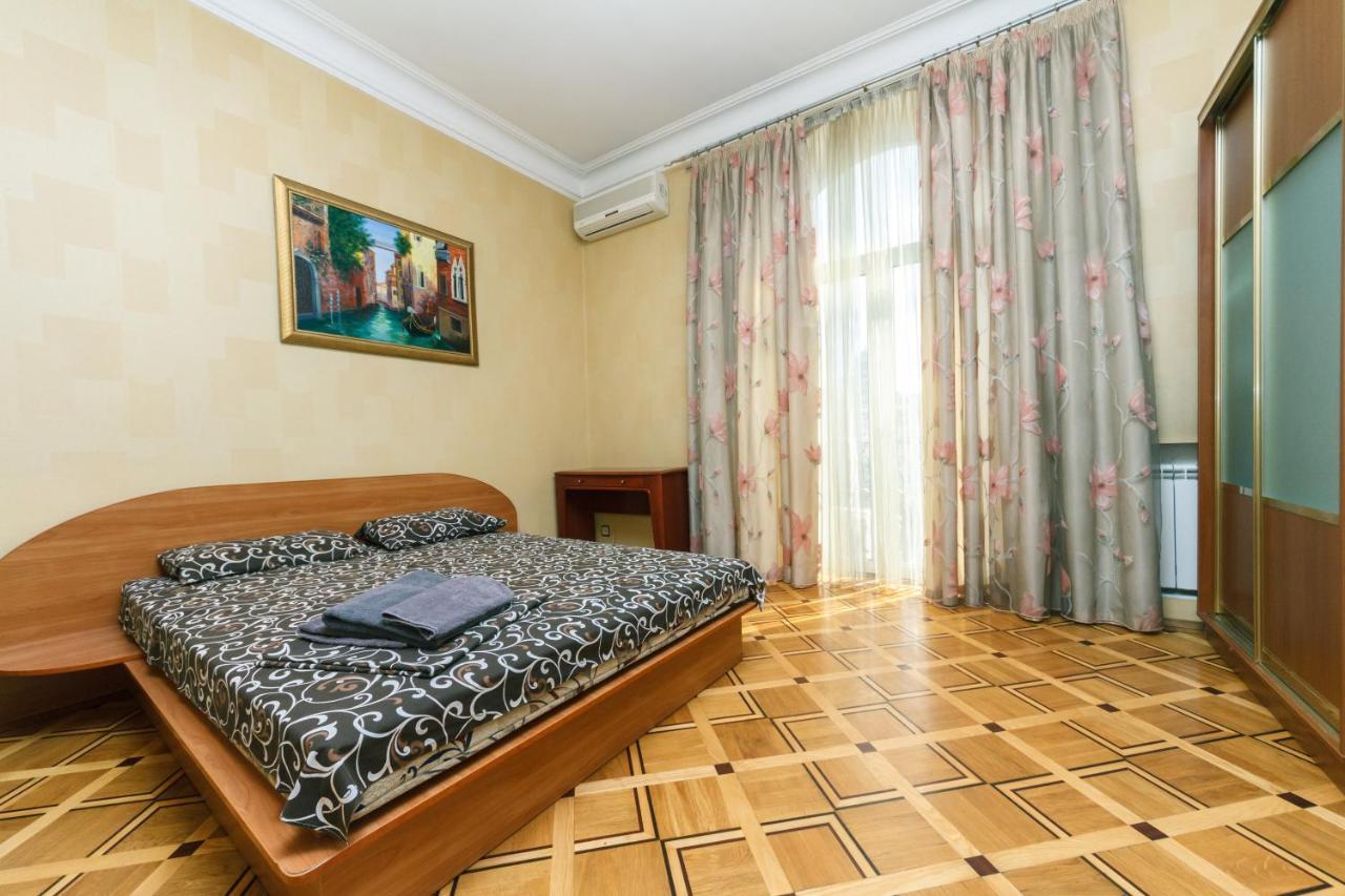 Квартира На Крещатике Kyiv Exterior photo